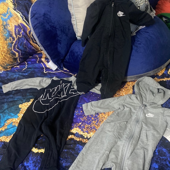 3 Nike onesies size 6 months